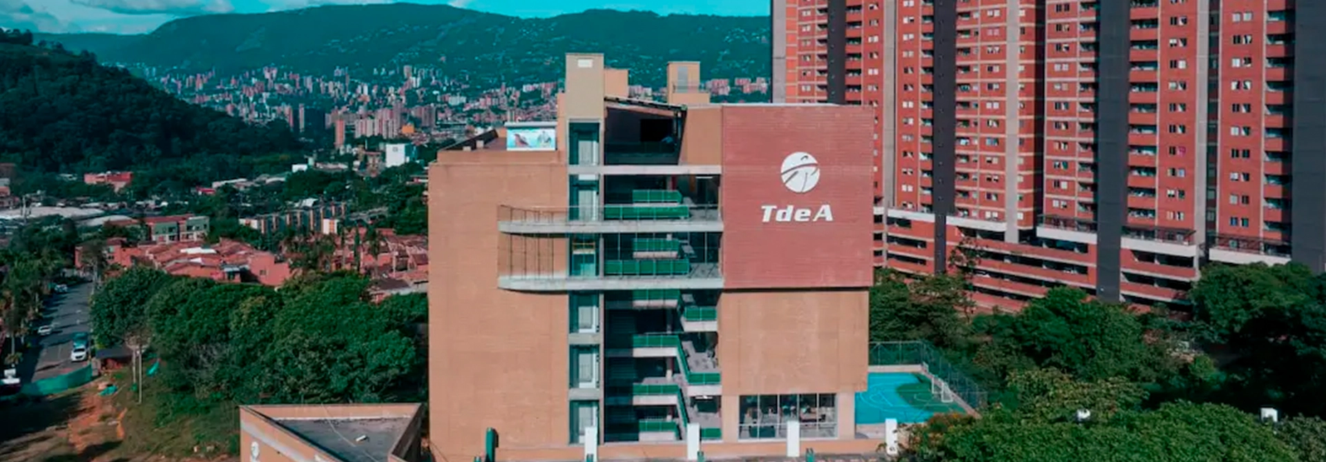 Un reconocimiento, en su día, a todos los ingenieros con sello TdeA