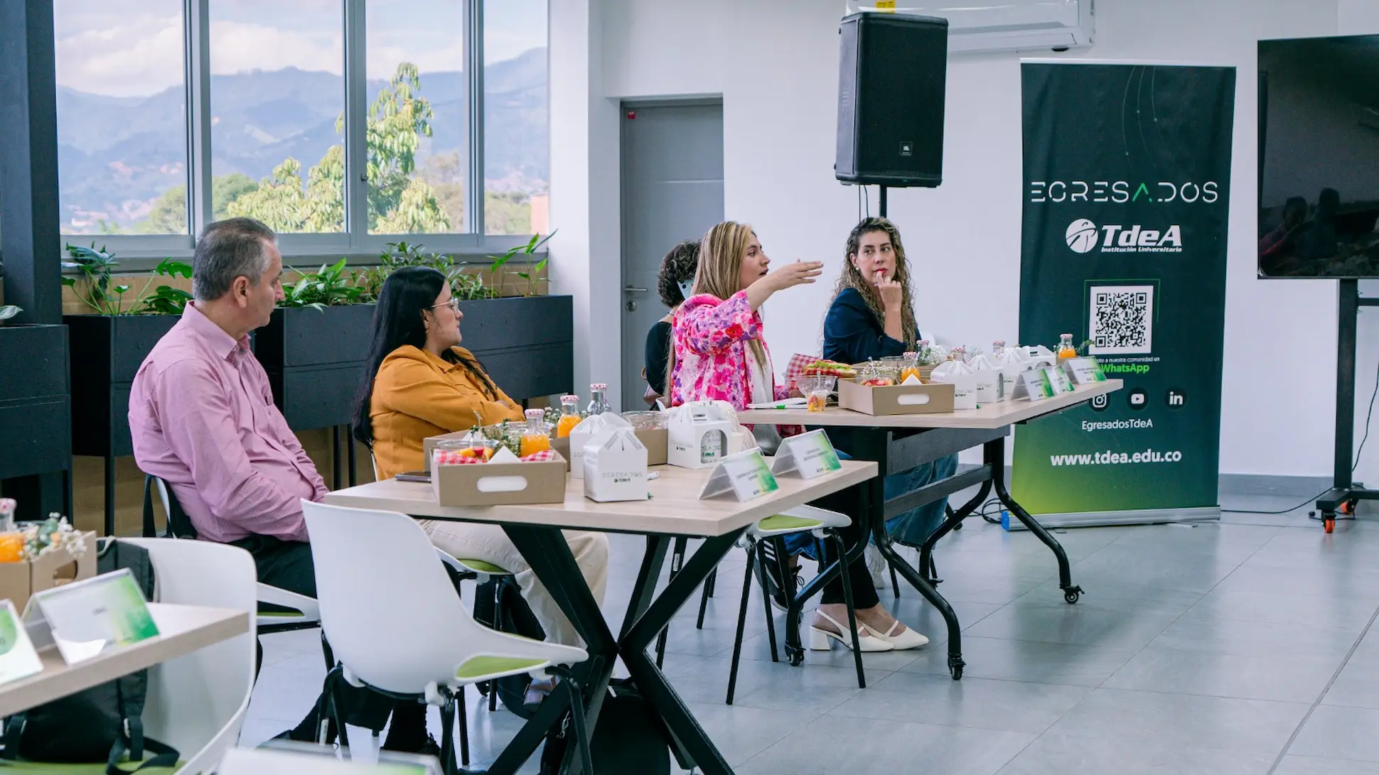 Buenas prácticas con los egresados en la Red de Enlace Profesional