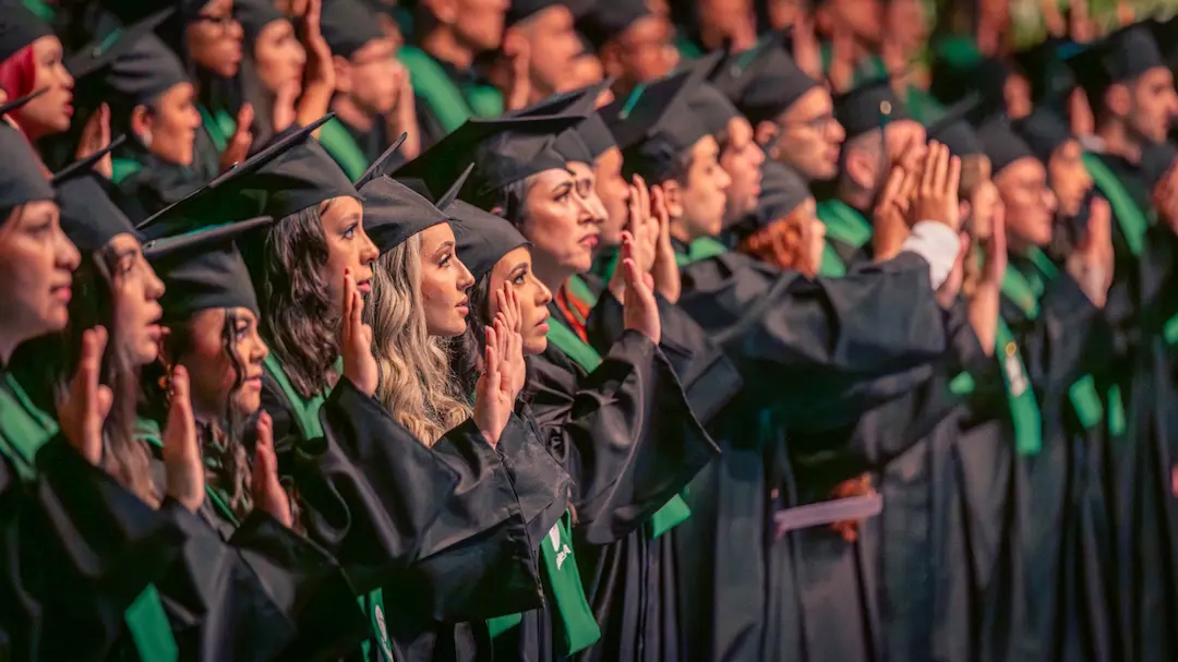 Nuestros nuevos egresados alegran el alma institucional