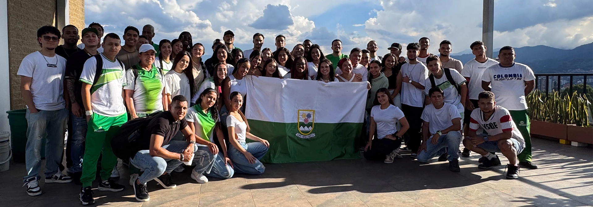 Deportistas recibieron la bandera del TdeA para los Juegos Universitarios Nacionales ASCUN 2025.