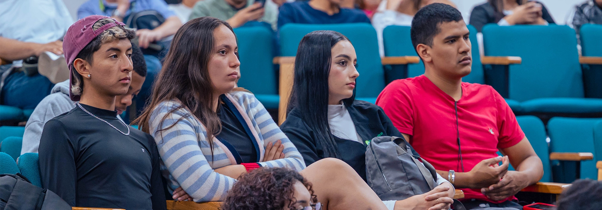 Estudiantes del TdeA asistieron a la pPonencia en el Congreso Internacional de Redafín 2025.