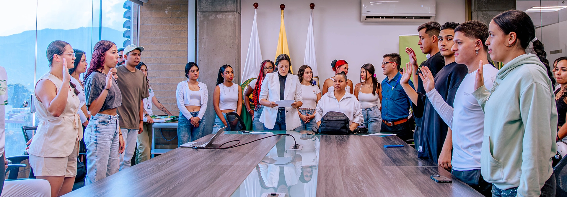 Los deportistas del TdeA hacen juramento de representar con honor y respeto a la institución.
