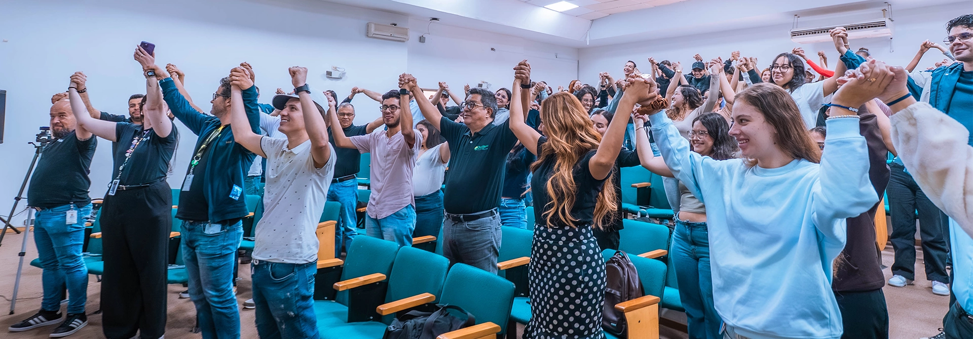 Asistentes a la ponencia: Palabras que sanen y curen en la XX Semana Internacional del Derecho y la Criminalística.