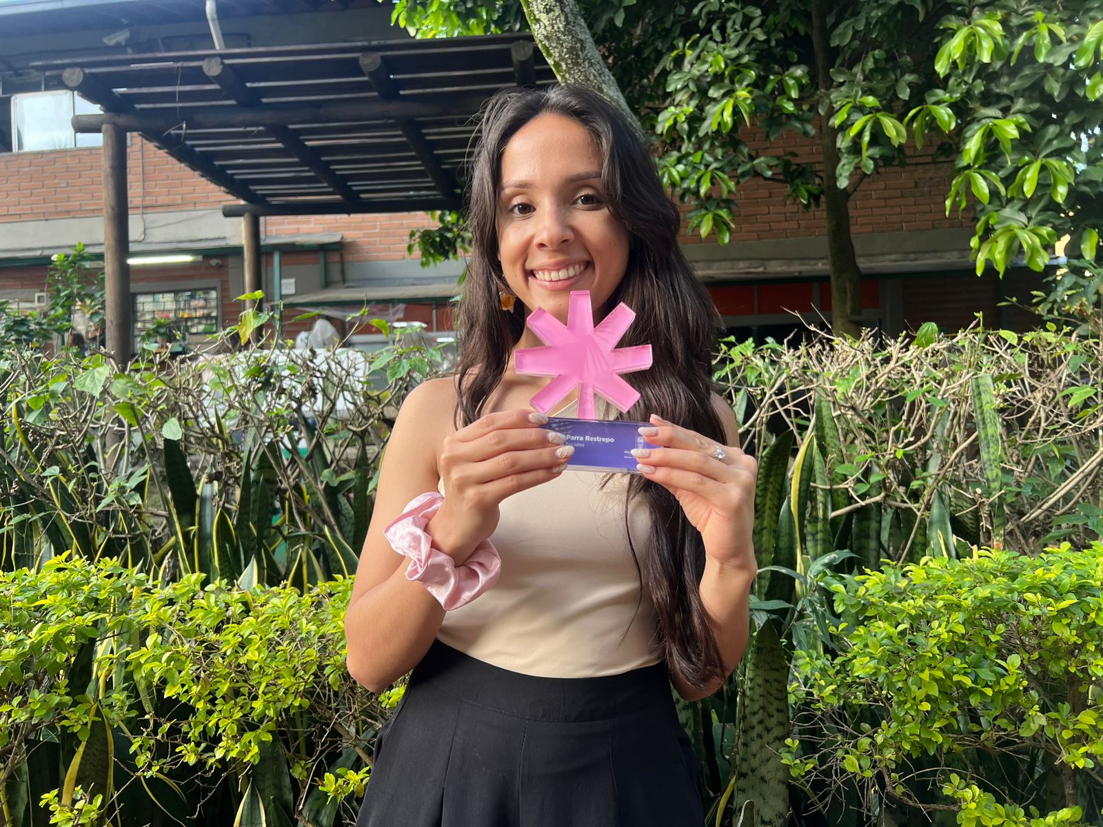 Egresada TdeA premiada como Mujer Joven Talento
