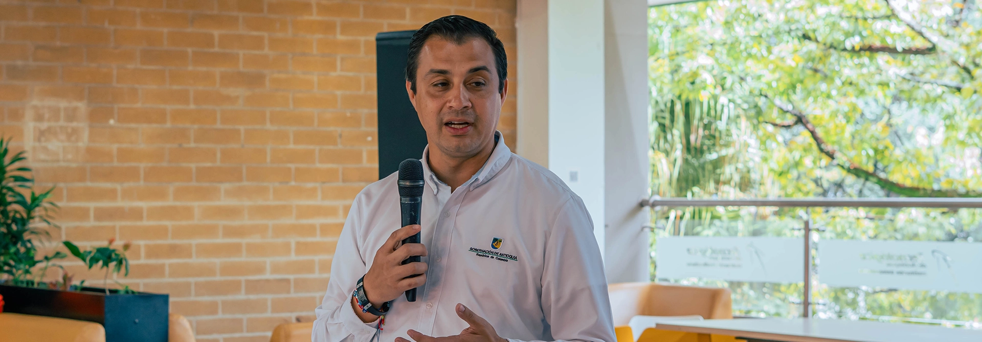 El espacio contó con la orientación del médico César Augusto Hernández Correa, subgerente Científico de la Empresa Social del Estado Hospital Carisma, entidad descentralizada adscrita a la Gobernación de Antioquia.