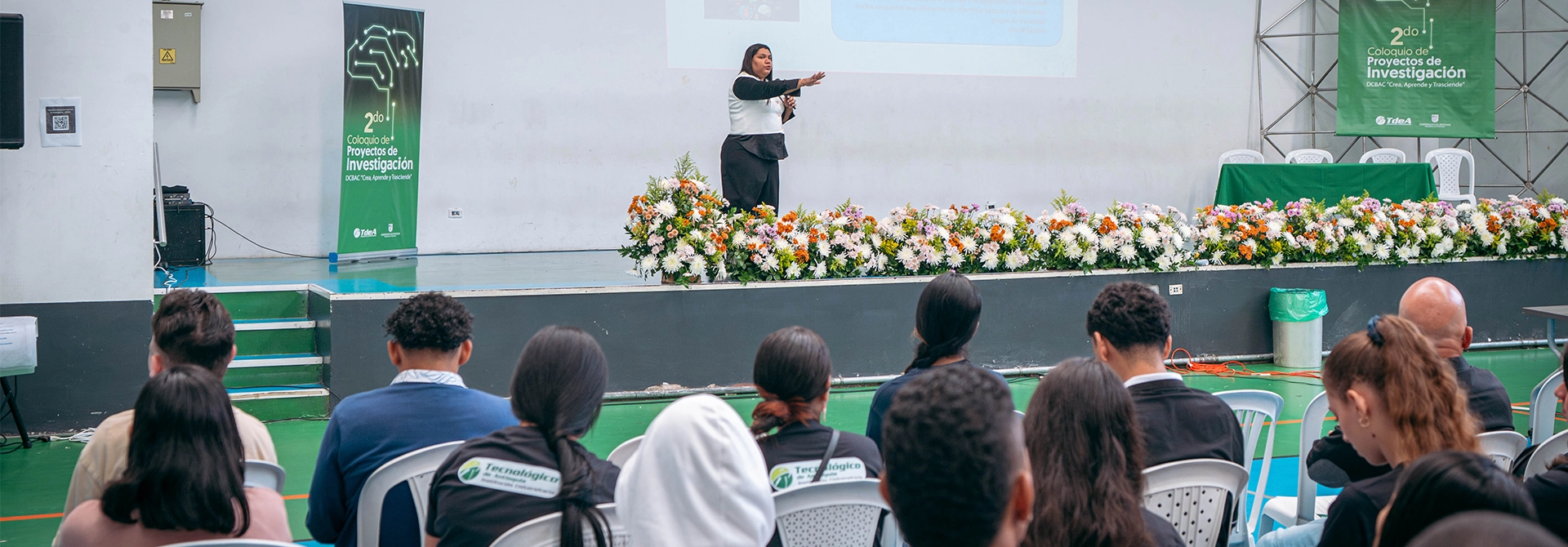 Maira Alejandra Pulgarín, docente de Uniminuto y doctora en Ciencias de la Educación, dio una conferencia en este coloquio de proyectos de investigación.