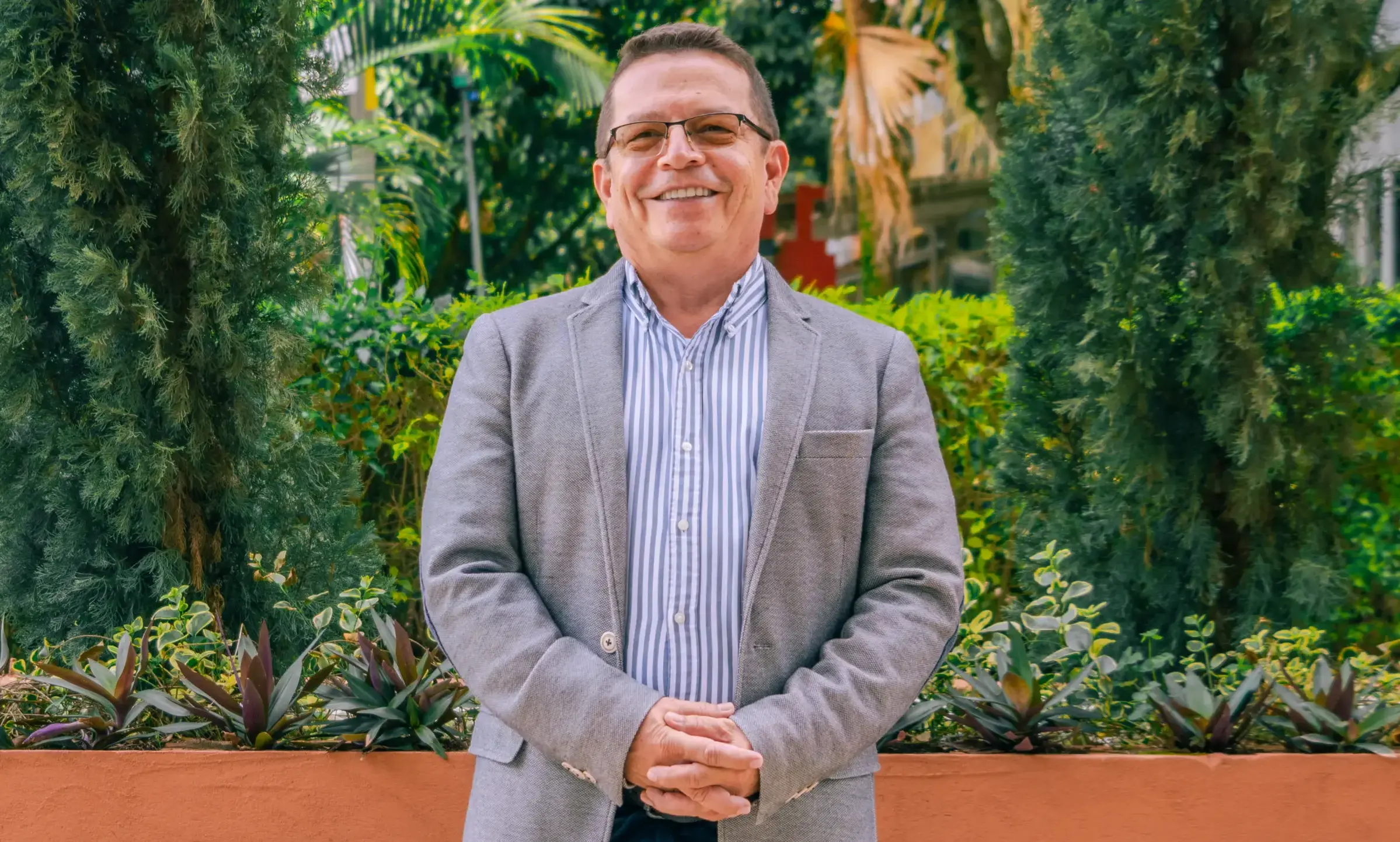 Acreditación internacional Decano José Alban Londoño