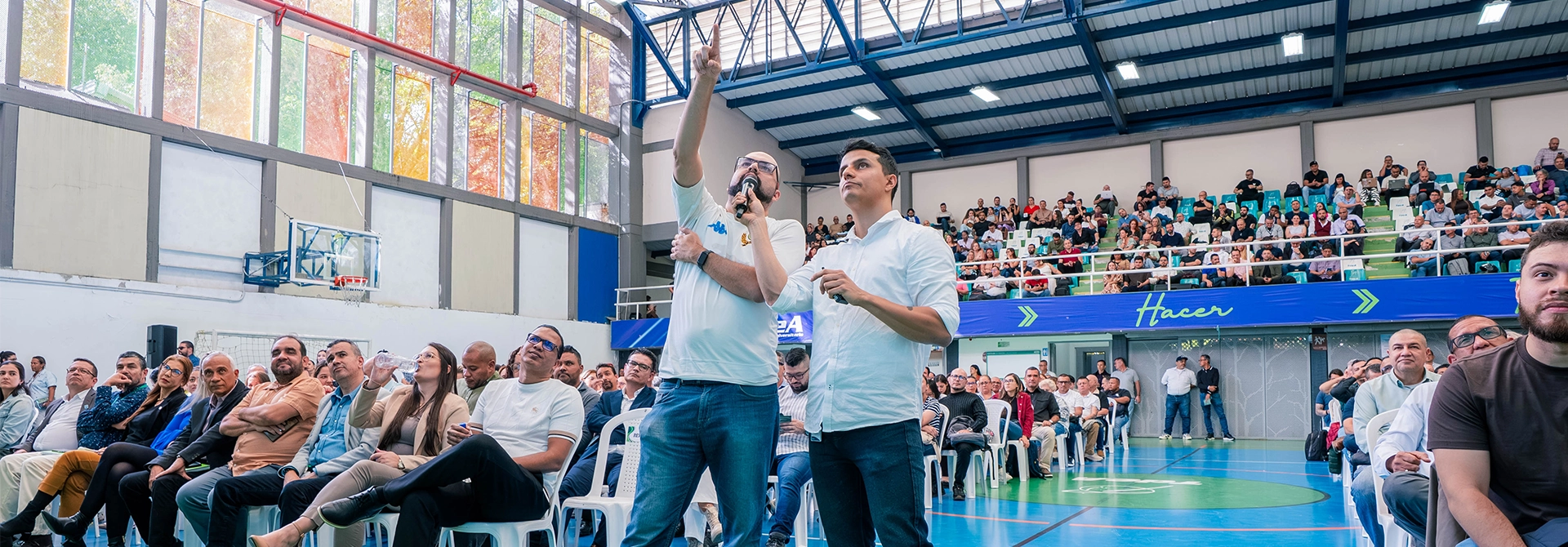 En la inducción, los docentes participaron de diferentes dinamicas.