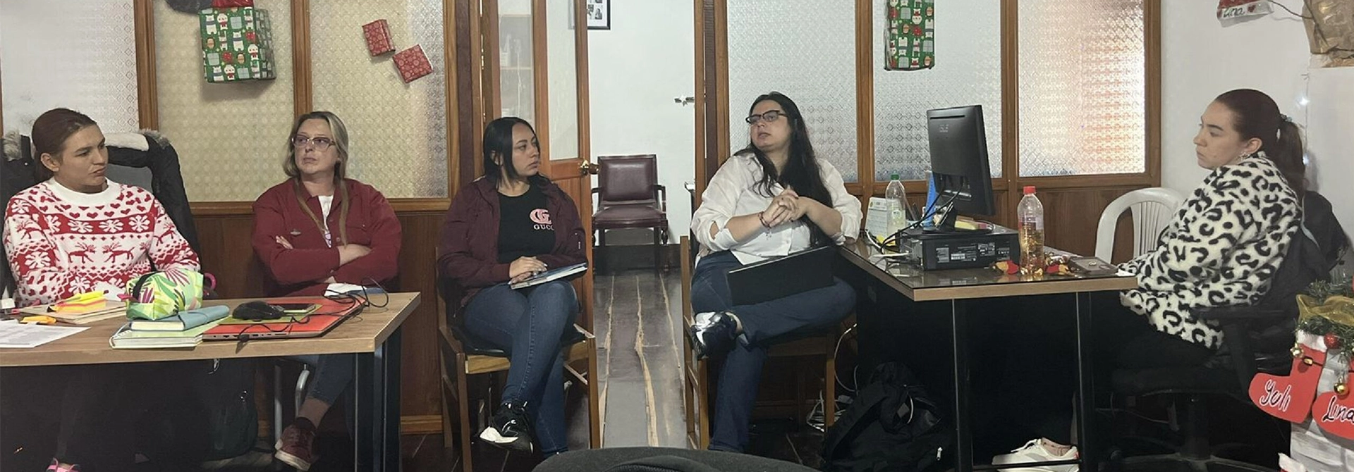 Luisa María Lopera Monsalve en una charla.