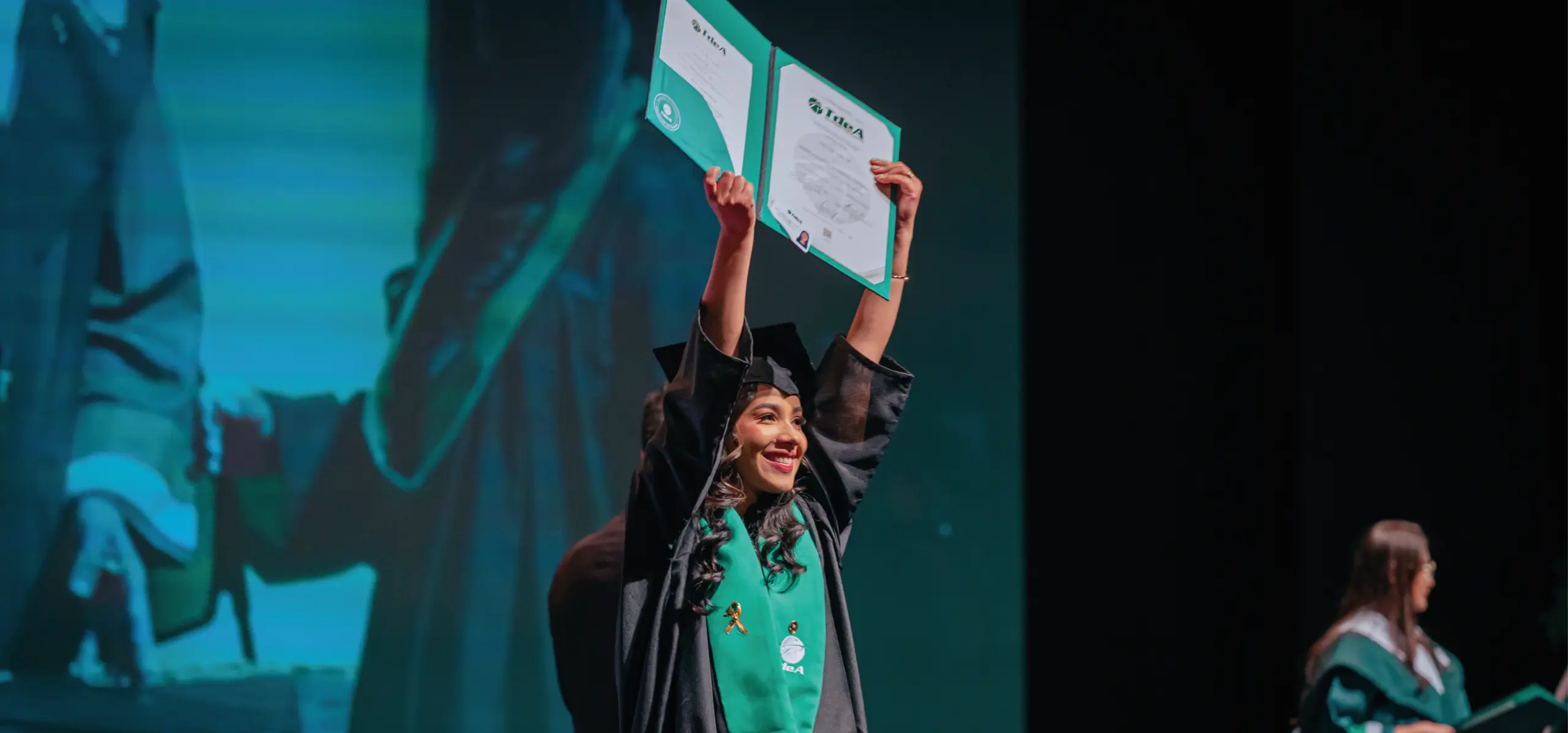 Nueva cohorte egresados TdeA: inspirando presente, transformando futuro