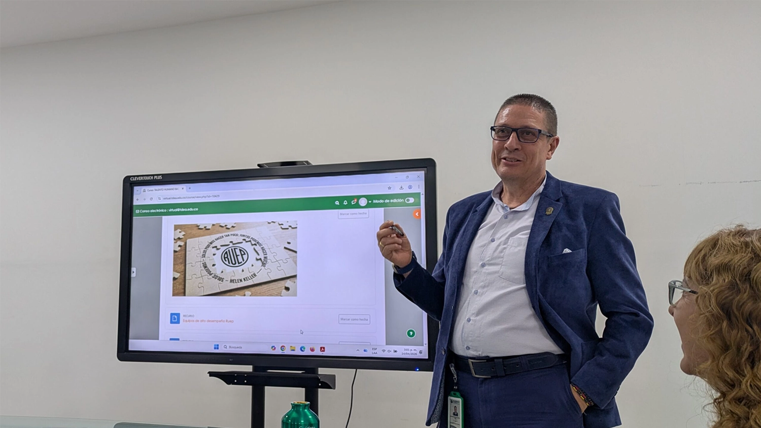 La capacitación inicial estuvo a cargo del profesor Agustín Rodolfo Gutiérrez Yepes, docente investigador del Tecnológico de Antioquia y candidato a doctor en Educación y Estudios Sociales.