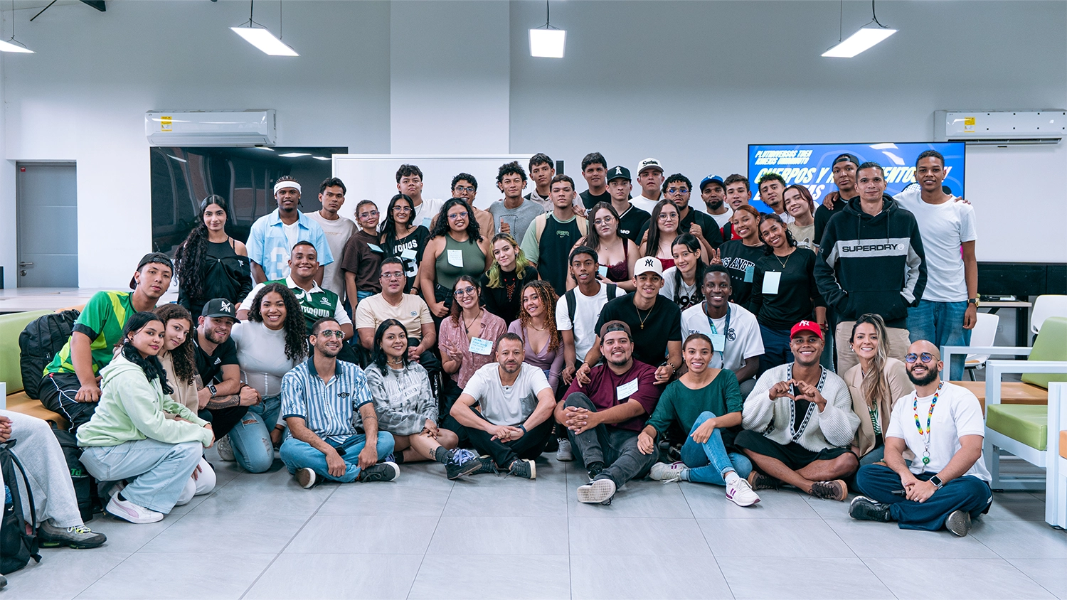 Pluri-lab: cuerpos y movimientos sin etiquetas, un espacio para repensar la diversidad desde la experiencia