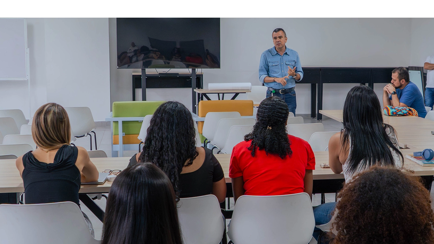 Fabio Alberto Vargas Agudelo, vicerrector académico y director operativo de Investigación encargado, tuvo una charla en el CETI con los estudiantes representantes en RedCOLSI.