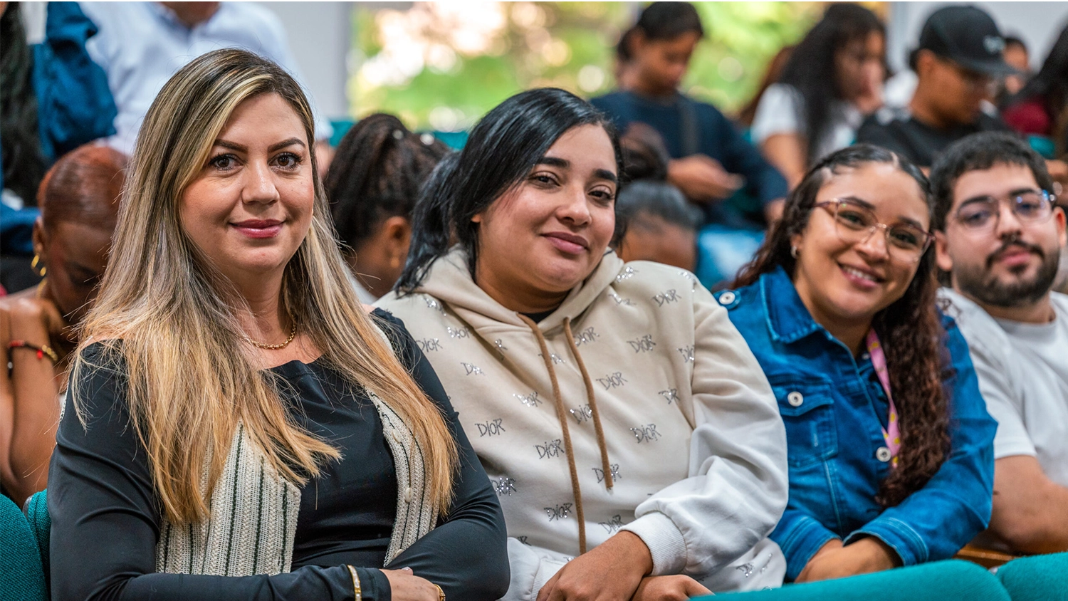 Estudiantes del TdeA en el diálogo inaugural de esta semana institucional.