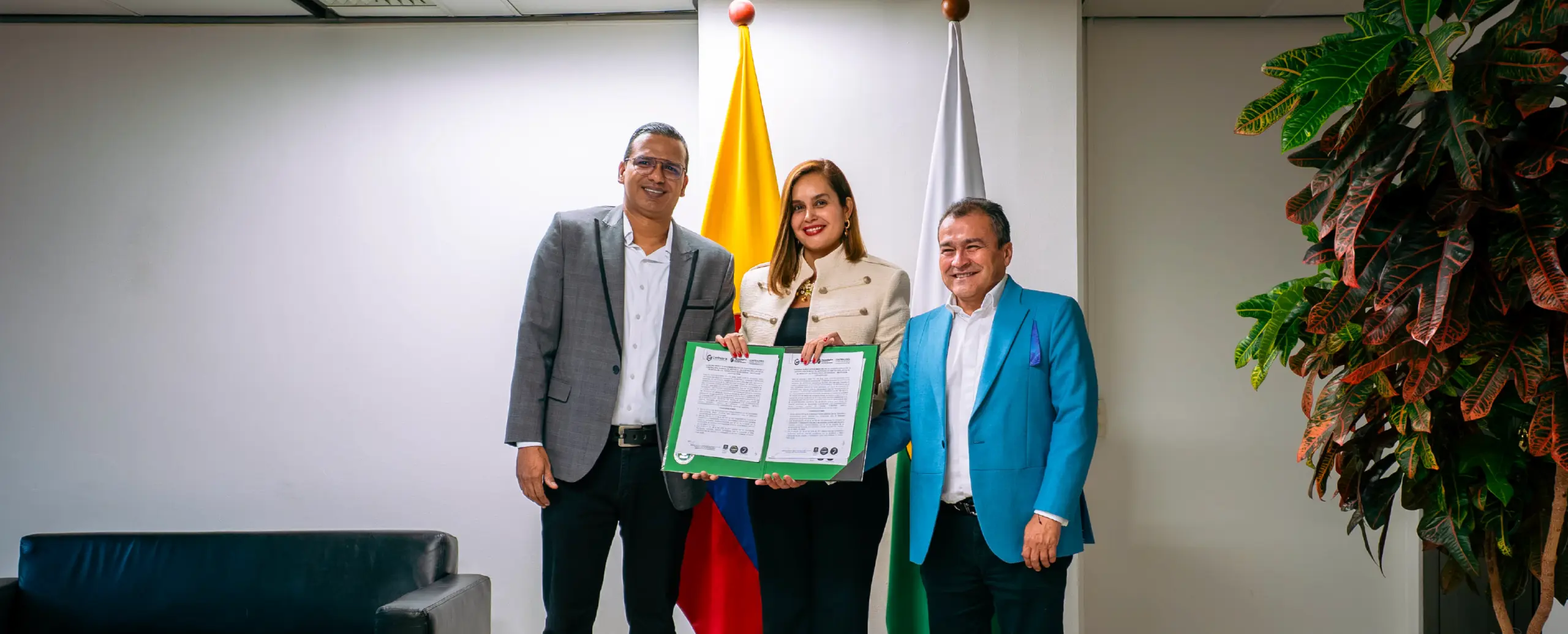 TdeA Institución Universitaria y Contralorías de Antioquia y Medellín firmaron convenio para fortalecer veedurías ciudadanas