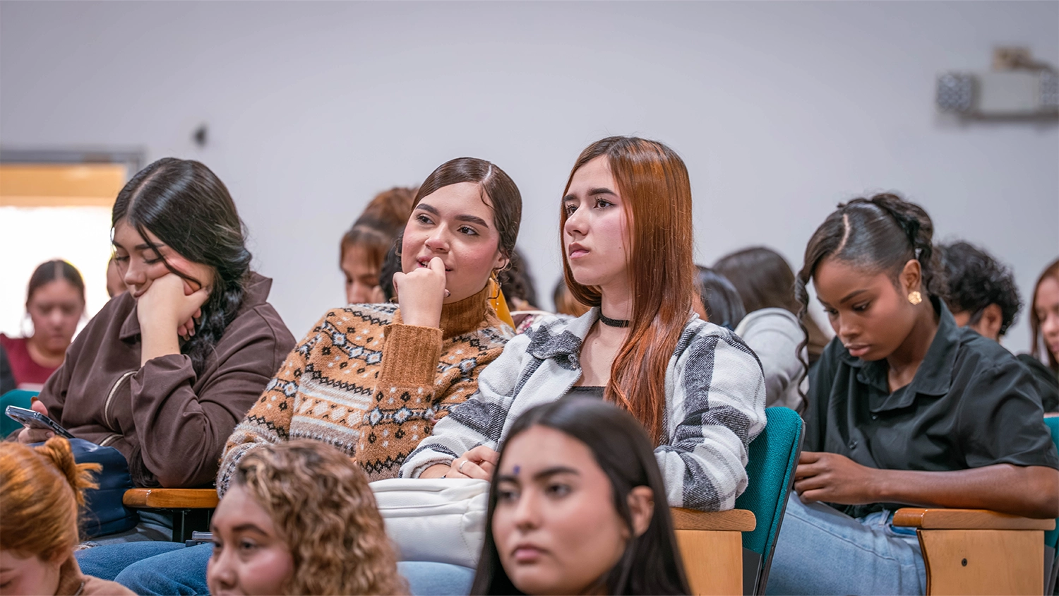 Estudiantes asistieron a las ponencias de las IX Jornadas de Educación y Ciencias Sociales.