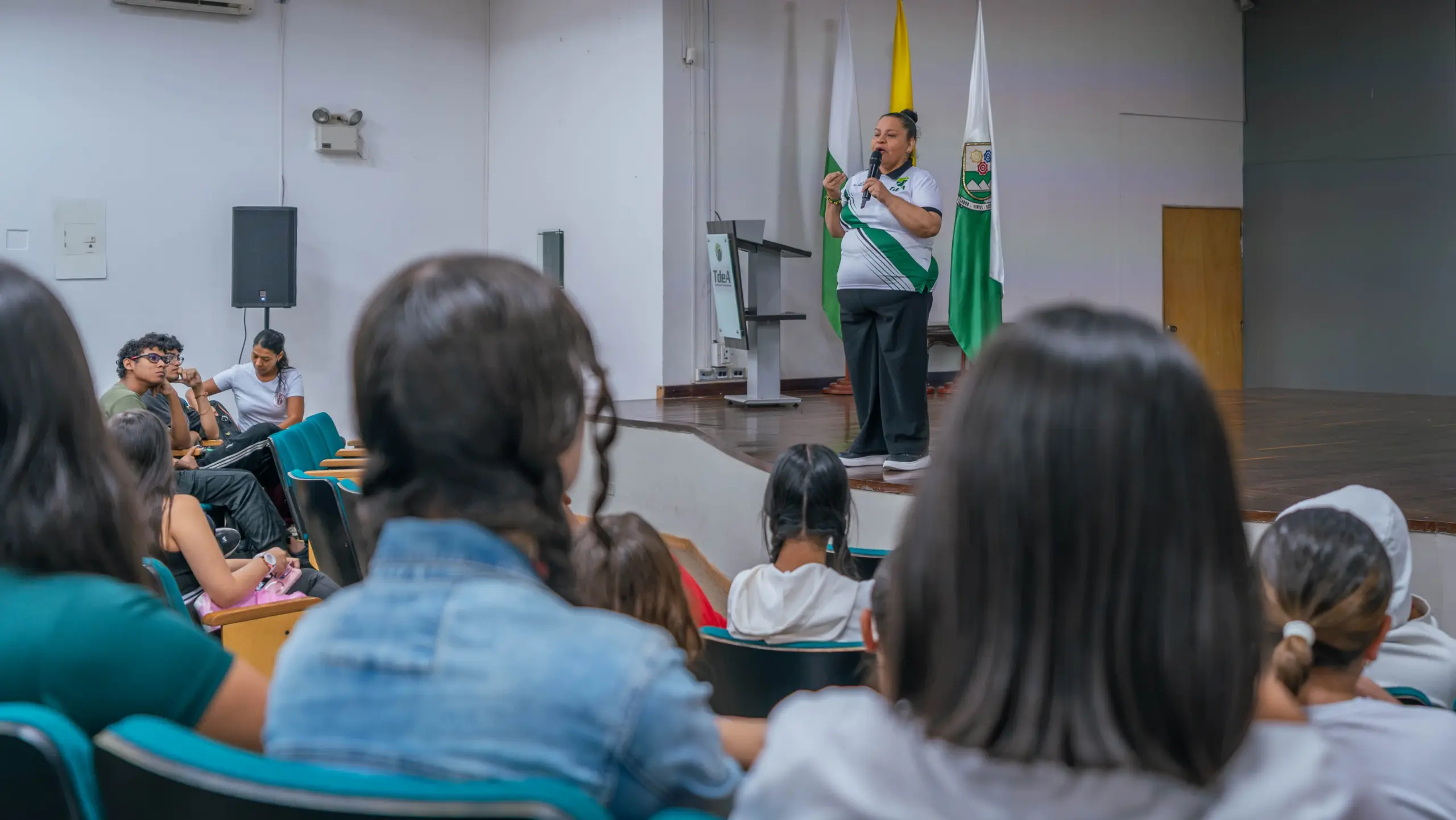 El TdeA abrió sus puertas a la creatividad y la innovación juvenil en el seminario “Creando en tiempos de IA”