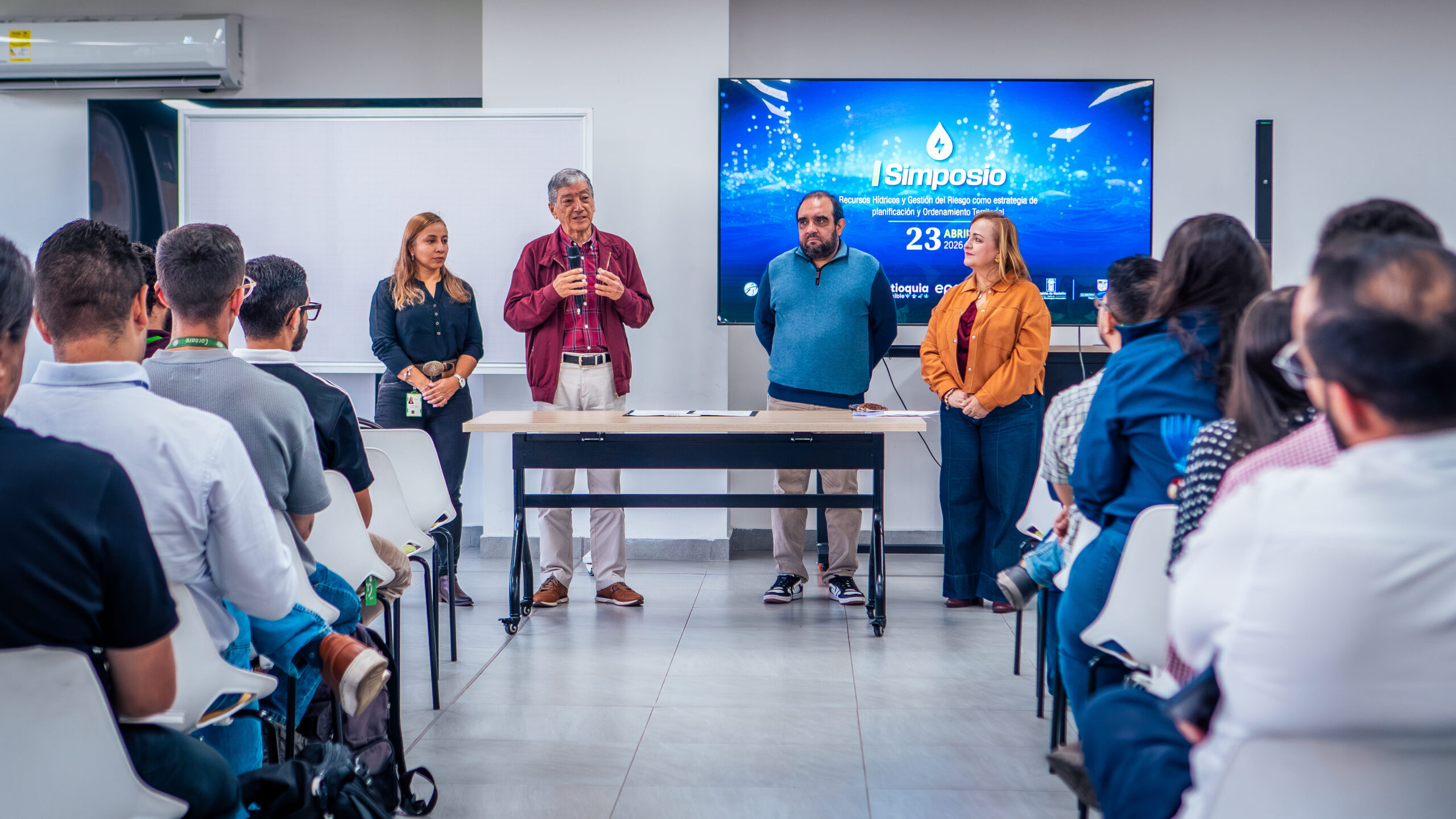 Panelistas en el I Simposio Recursos Hídricos y Gestión del Riesgo. Encuentro que se realizó en el CETI.